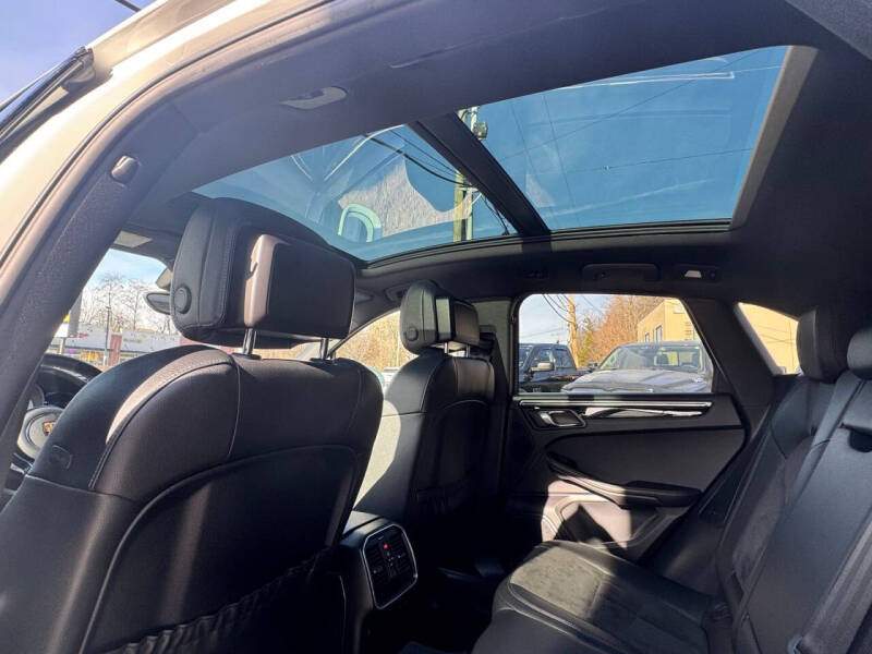 2017 Porsche Macan S