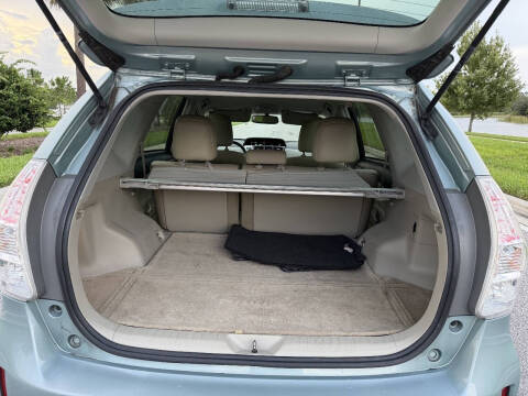 2014 Toyota Prius v Five