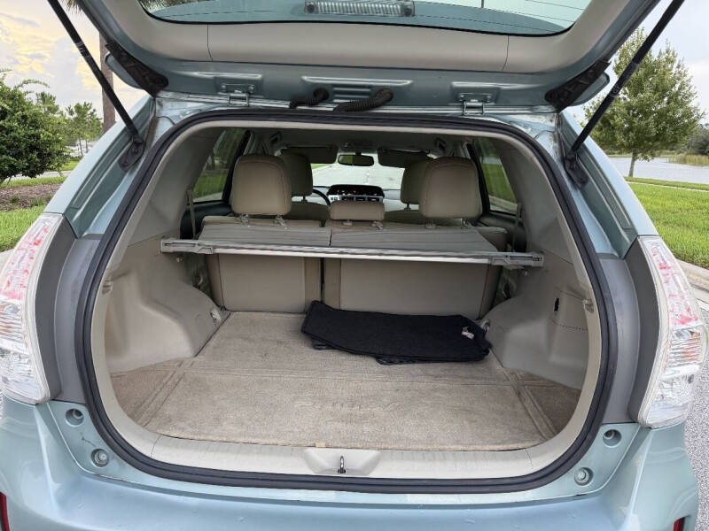 2014 Toyota Prius v Five