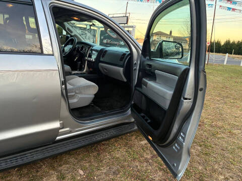 2013 Toyota Sequoia SR5