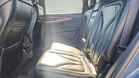 2019 Lincoln Nautilus Select