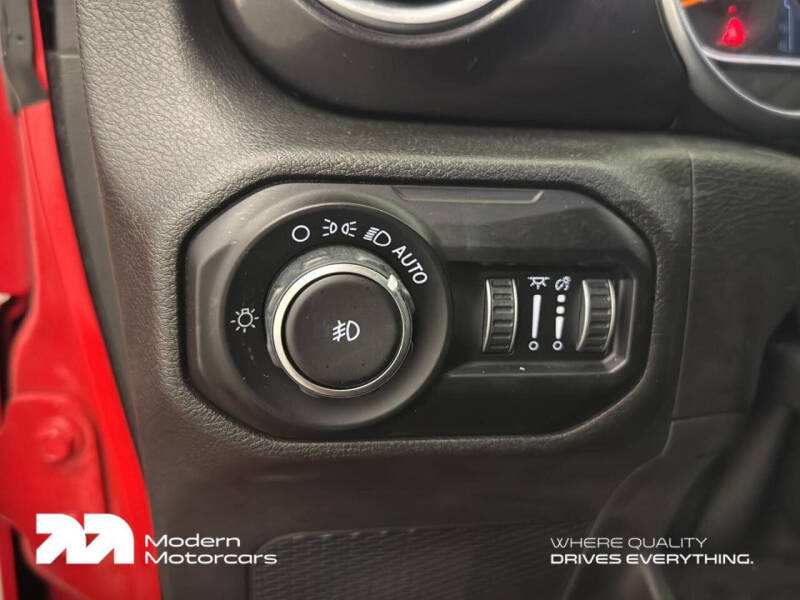 2020 Jeep Wrangler Unlimited Sahara Altitude