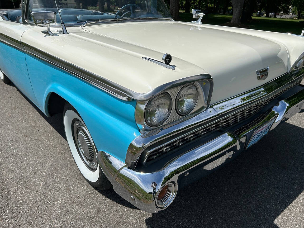 1959 Ford Skyliner 10