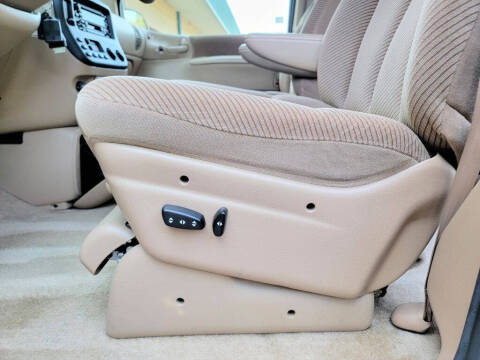1996 Dodge Grand Caravan LE