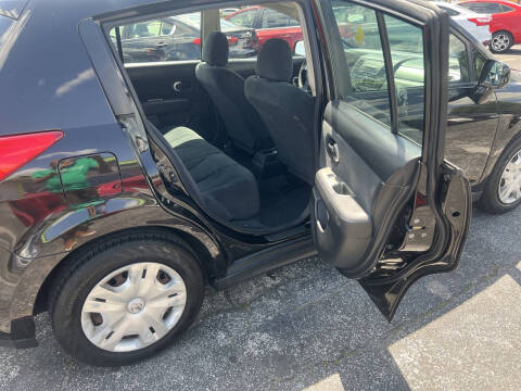 2011 Nissan Versa 1.8 S