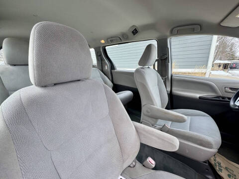 2016 Toyota Sienna L 7-Passenger