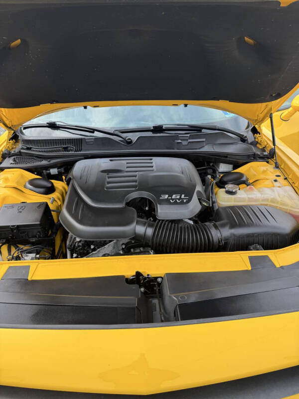 2018 Dodge Challenger SXT Plus