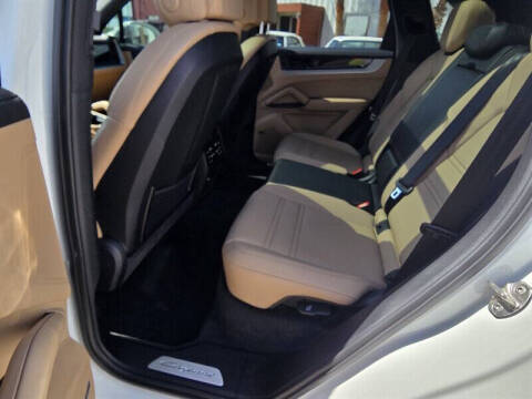 2024 Porsche Cayenne S