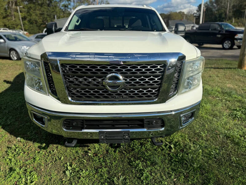 2016 Nissan Titan XD SV photo 4