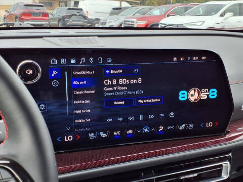 2025 Chevrolet Traverse RS