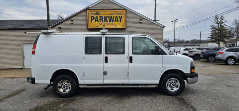 2014 GMC Savana for sale at Parkway Motors in Springfield IL