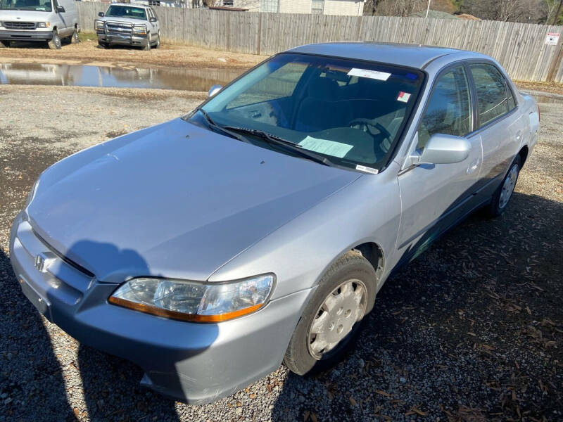 2000 Honda Accord for sale at Sartins Auto Sales in Dyersburg TN