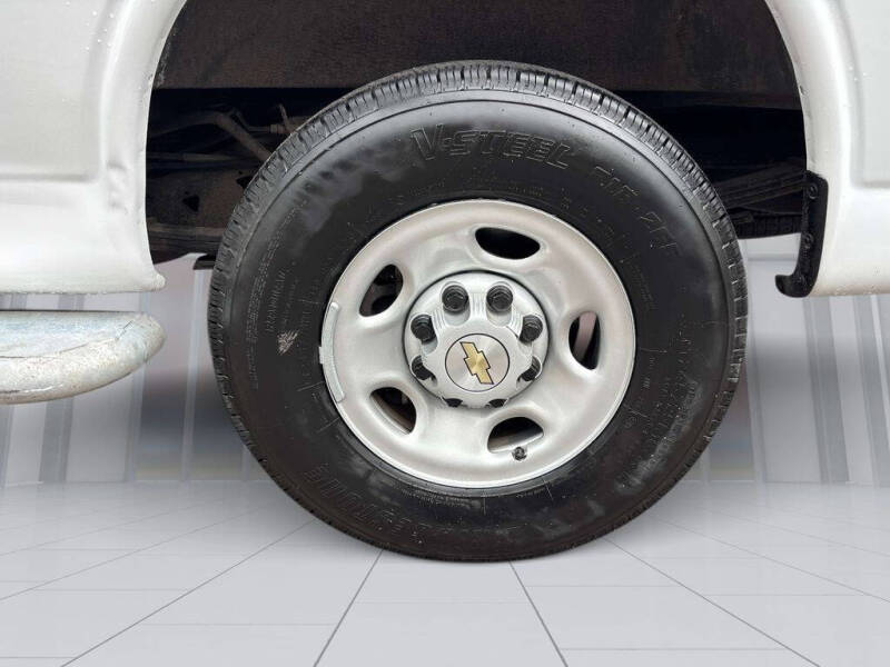 2024 Chevrolet Express 2500