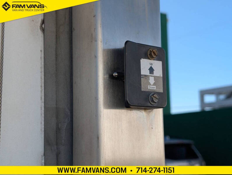 2019 Freightliner M2 106