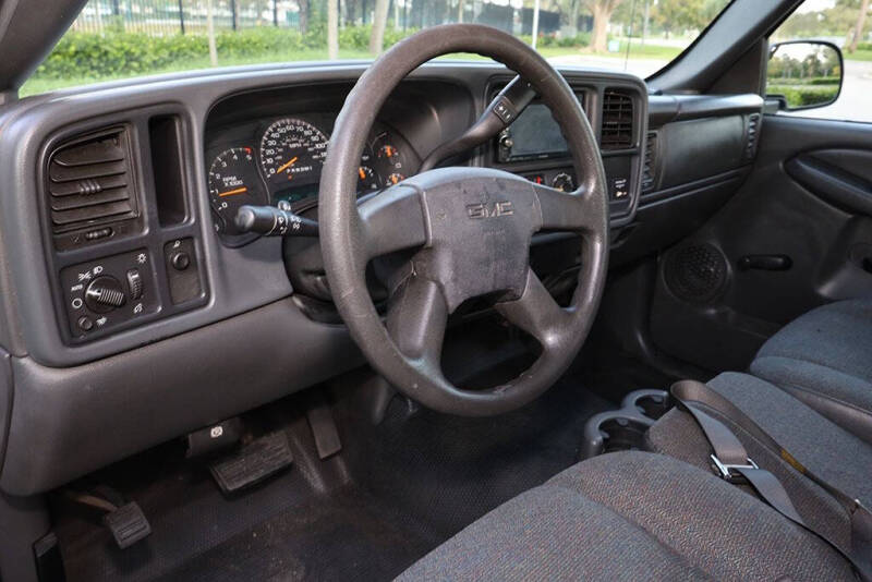 2006 GMC Sierra 2500HD Work Truck