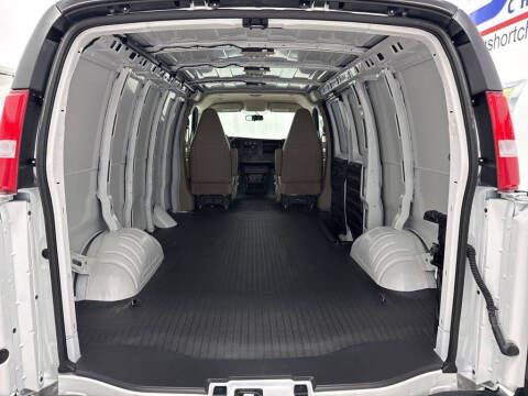 2025 Chevrolet Express 2500