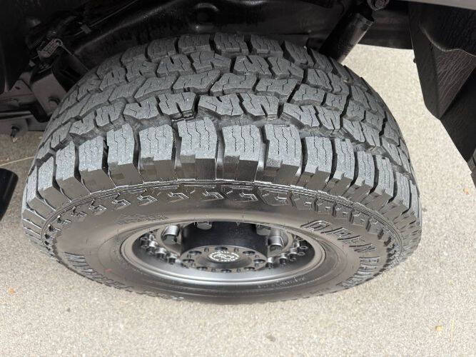2004 HUMMER H2