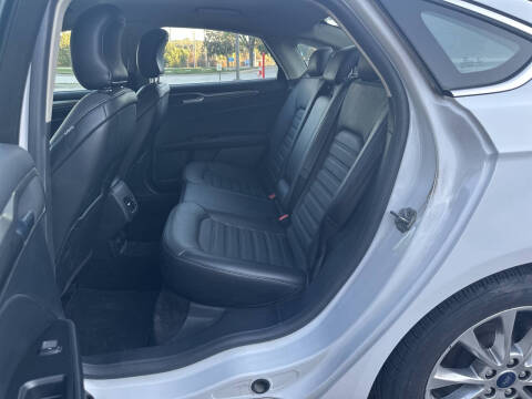 2017 Ford Fusion Hybrid SE