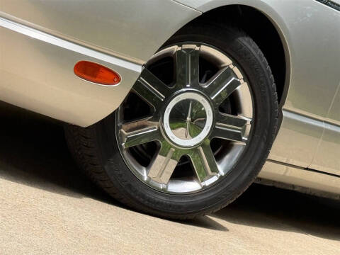 2005 Ford Thunderbird Deluxe
