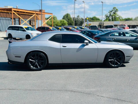 2015 Dodge Challenger SXT