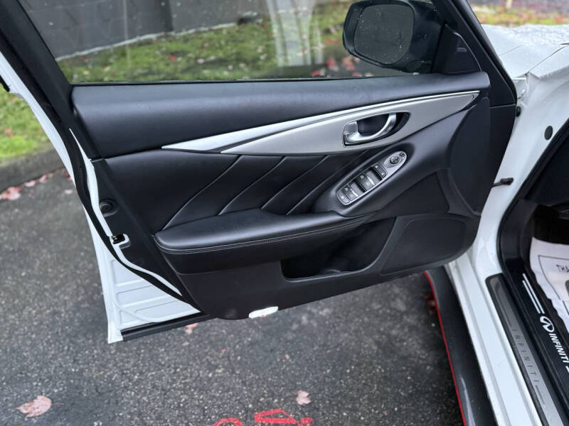 2021 Infiniti Q50 Luxe