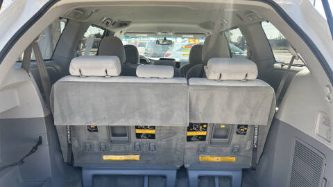 2012 Toyota Sienna LE 8-Passenger