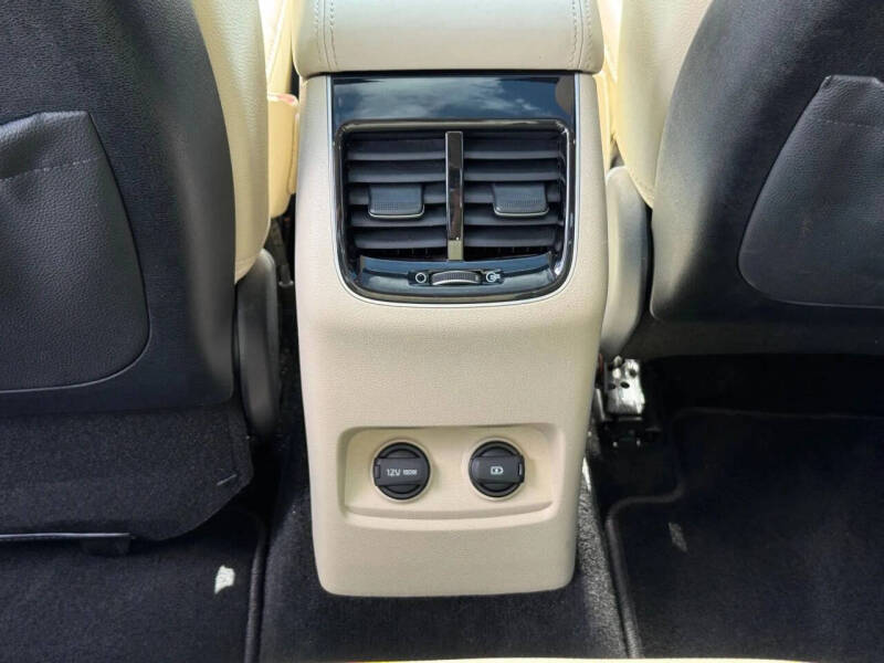 2017 Kia Cadenza Premium