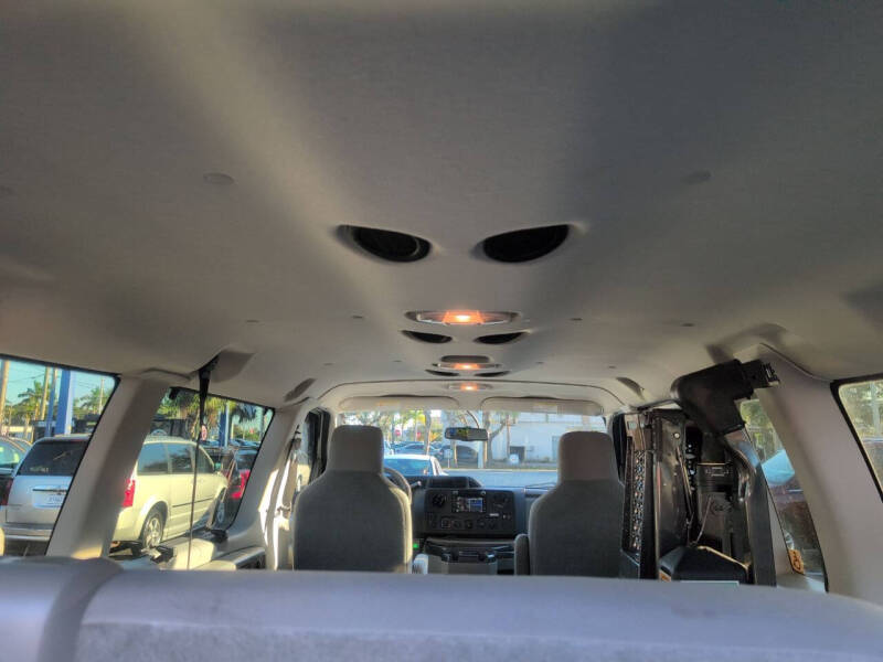 2014 Ford E-Series E-150 XLT