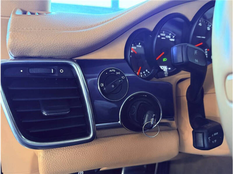 2011 Porsche Panamera 4