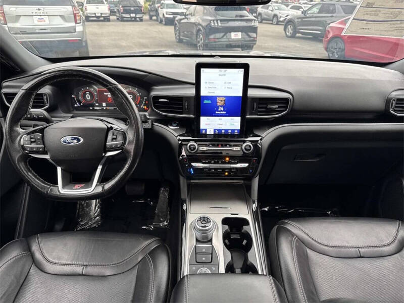 2022 Ford Explorer ST