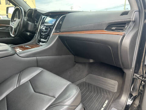 2018 Cadillac Escalade ESV Luxury