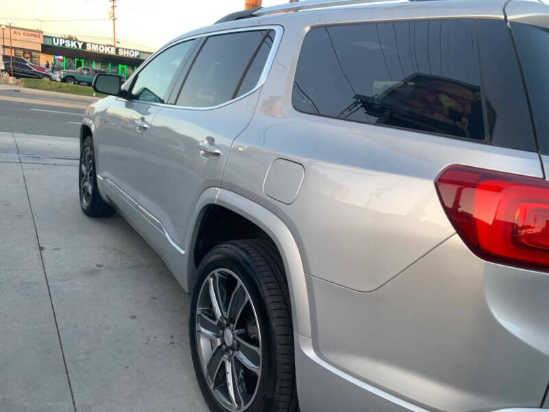 2017 GMC Acadia Denali