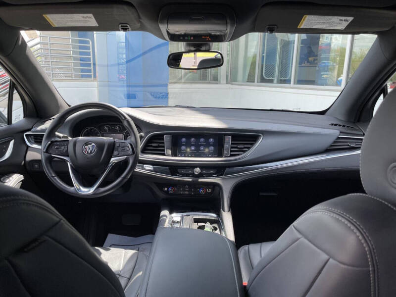 2023 Buick Enclave Essence