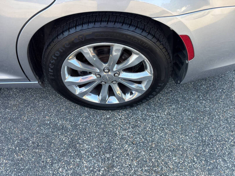 2017 Chrysler 300 C