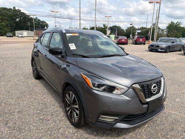 2020 Nissan Kicks SR
