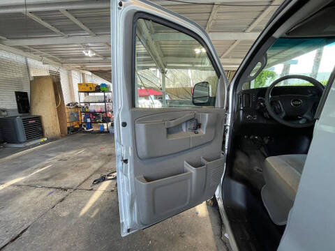 2017 Chevrolet Express LT 3500