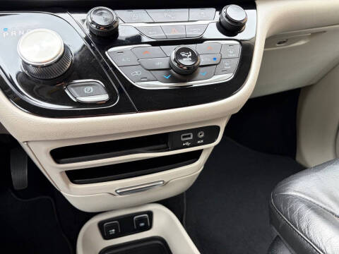 2020 Chrysler Pacifica Touring L