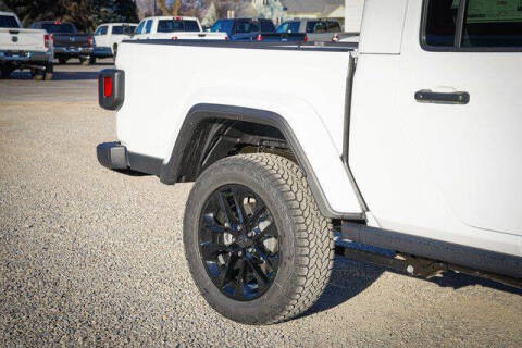 2025 Jeep Gladiator NightHawk