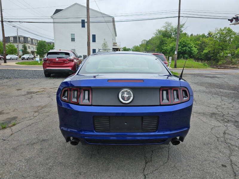 2013 Ford Mustang V6
