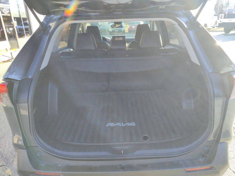 2022 Toyota RAV4 Hybrid XLE