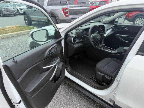 2025 Chevrolet Trax LS