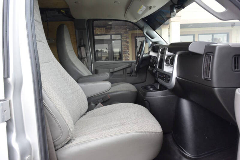 2022 Chevrolet Express 2500