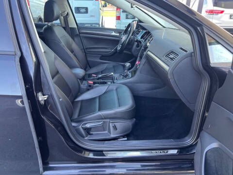 2018 Volkswagen Golf TSI SE