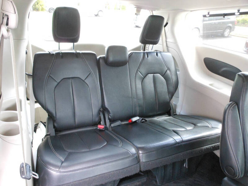 2022 Chrysler Pacifica Touring L