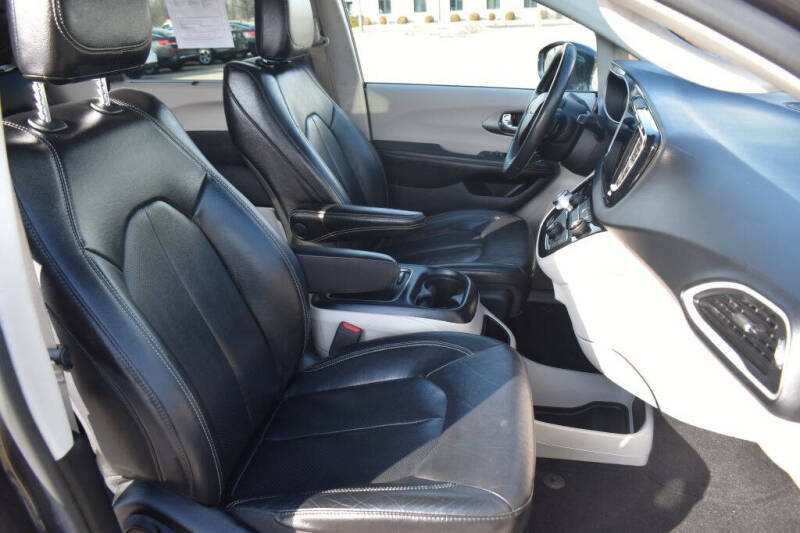 2022 Chrysler Pacifica Touring L