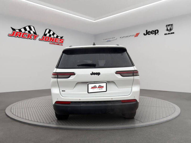 2022 Jeep Grand Cherokee L Laredo