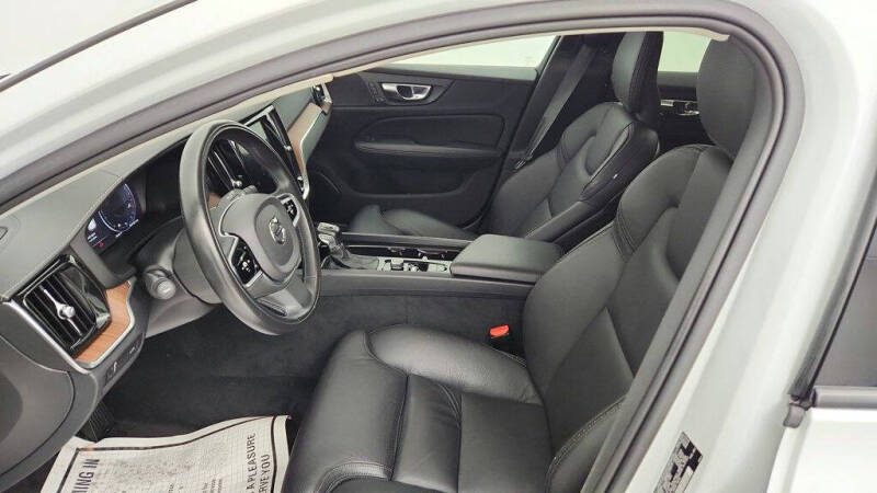 2020 Volvo V60 Cross Country T5