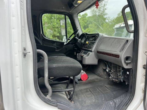 2017 Freightliner M2 106