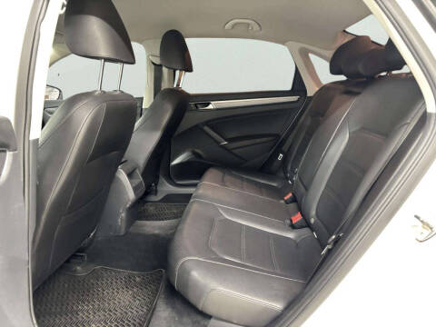 2017 Volkswagen Passat 1.8T R-Line