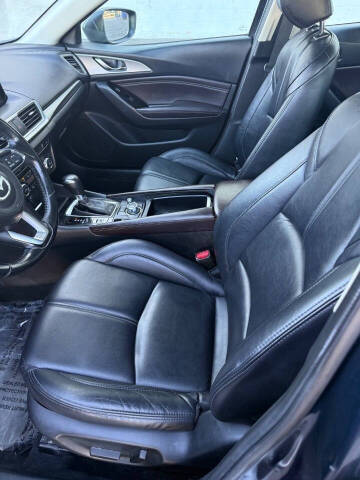 2017 Mazda MAZDA3 Touring